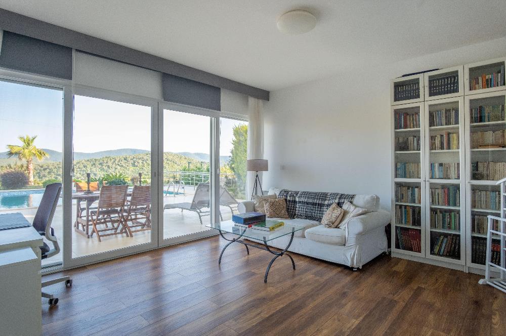 Adabükü Panoramik Deniz ve Koy Manzaralı Satılık Müstakil Villa