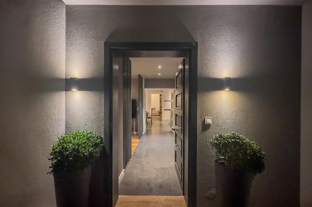 Adabükü Panoramik Deniz ve Koy Manzaralı Satılık Müstakil Villa