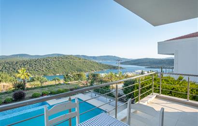 Adabükü Panoramik Deniz ve Koy Manzaralı Satılık Müstakil Villa
