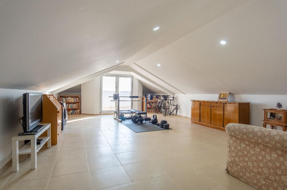 Adabükü Panoramik Deniz ve Koy Manzaralı Satılık Müstakil Villa