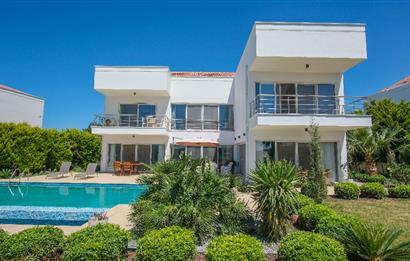 Adabükü Panoramik Deniz ve Koy Manzaralı Satılık Müstakil Villa