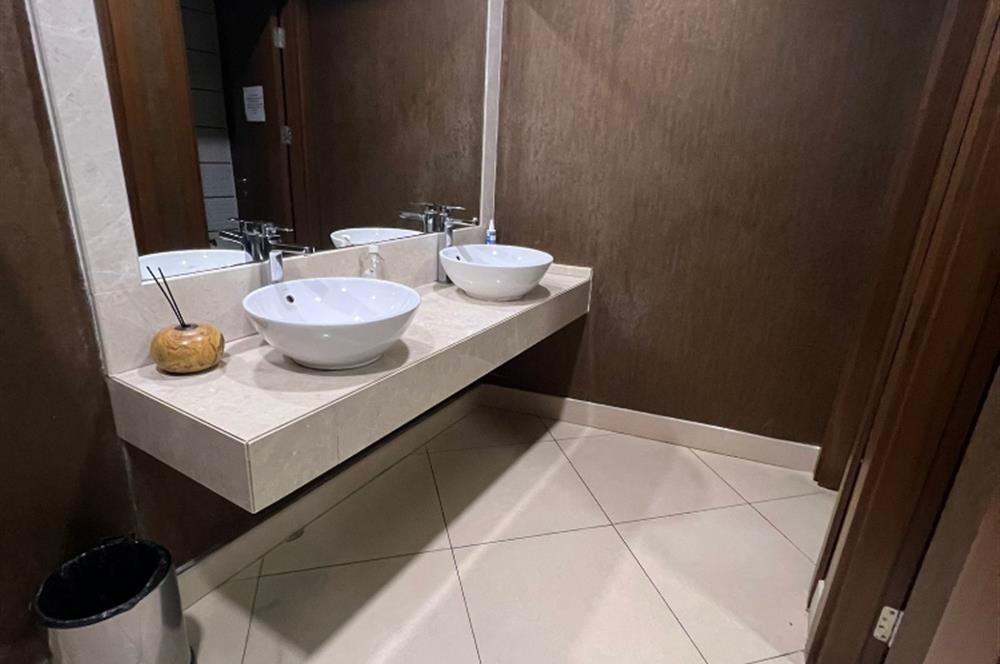 Kartal'da Eşyalı Kiralık Ofis Katı