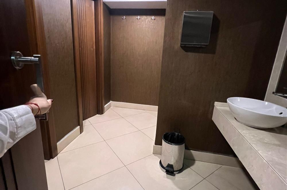 Kartal'da Eşyalı Kiralık Ofis Katı