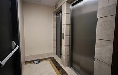 Kartal'da Eşyalı Kiralık Ofis Katı