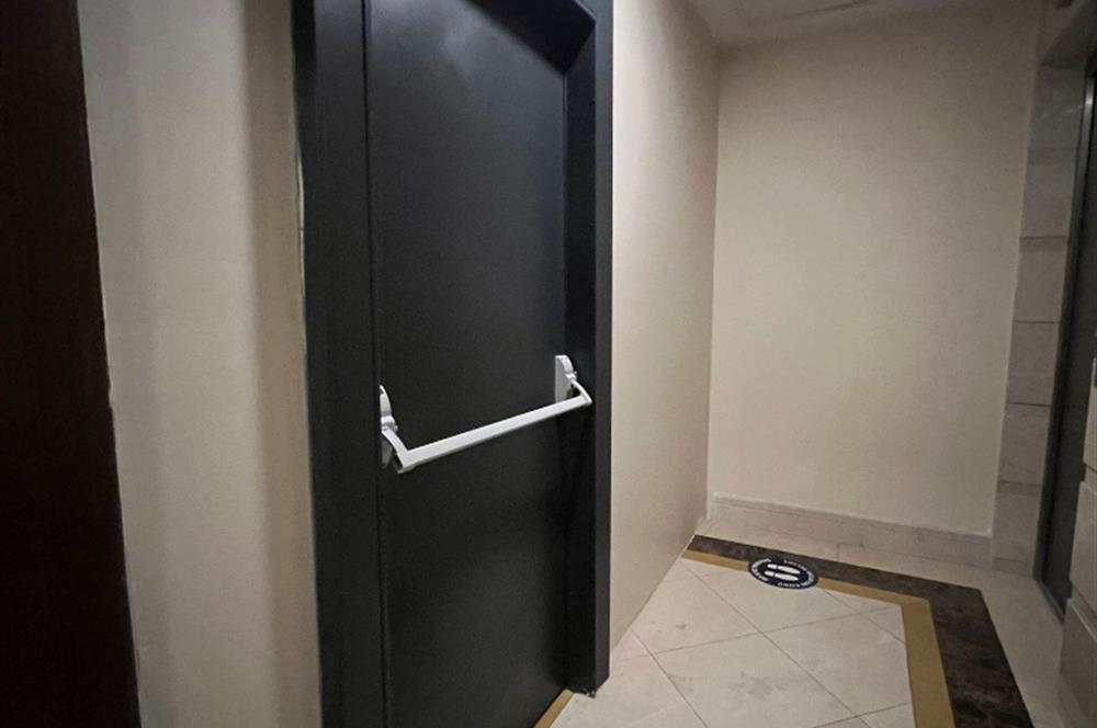 Kartal'da Eşyalı Kiralık Ofis Katı