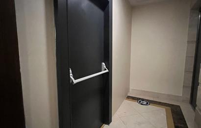 Kartal'da Eşyalı Kiralık Ofis Katı