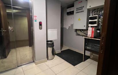 Kartal'da Eşyalı Kiralık Ofis Katı