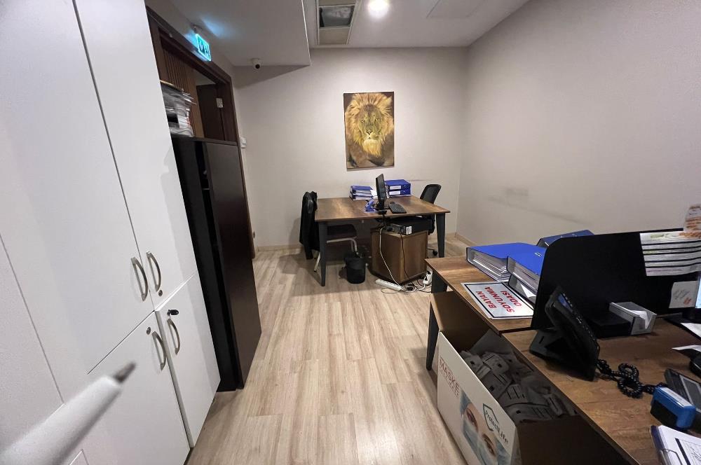 Kartal'da Eşyalı Kiralık Ofis Katı