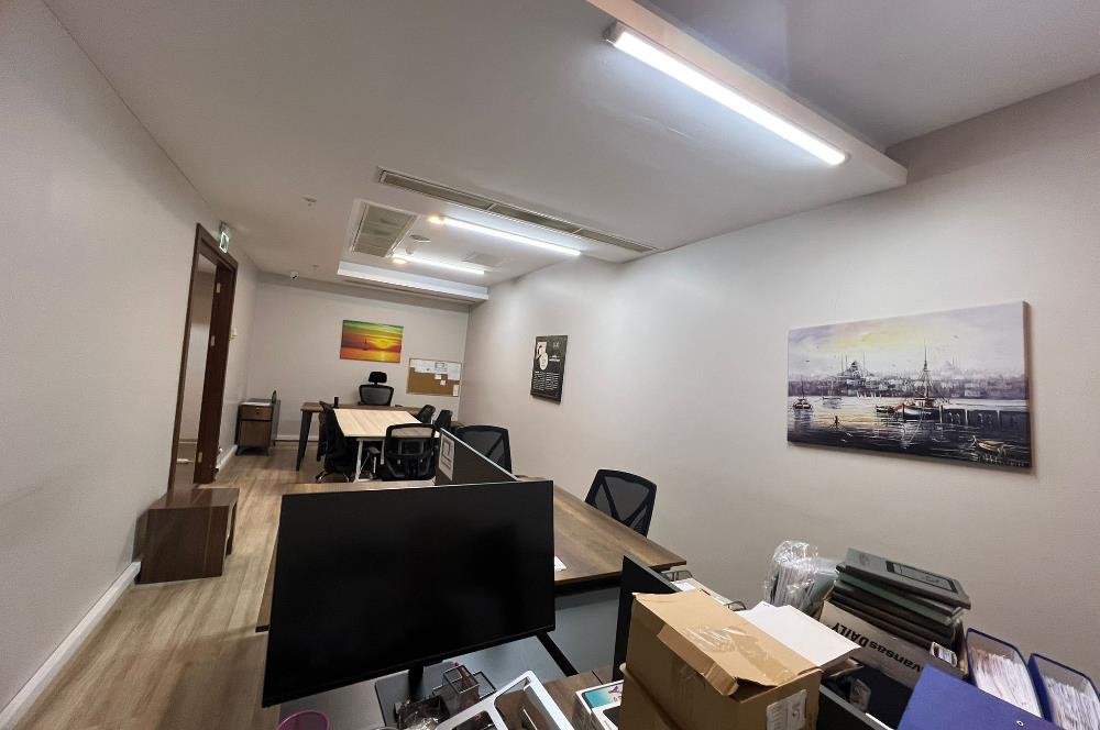 Kartal'da Eşyalı Kiralık Ofis Katı