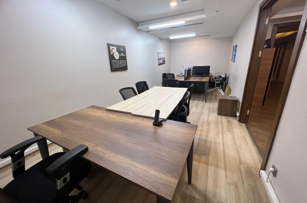 Kartal'da Eşyalı Kiralık Ofis Katı