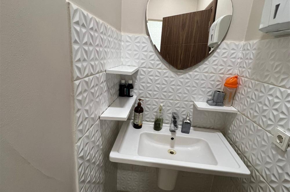 Kartal'da Eşyalı Kiralık Ofis Katı