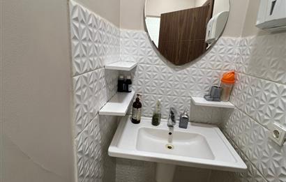 Kartal'da Eşyalı Kiralık Ofis Katı