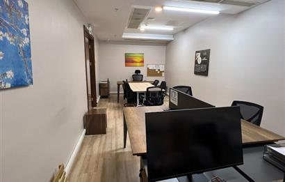 Kartal'da Eşyalı Kiralık Ofis Katı