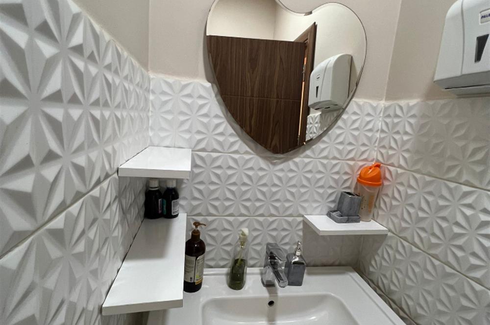 Kartal'da Eşyalı Kiralık Ofis Katı