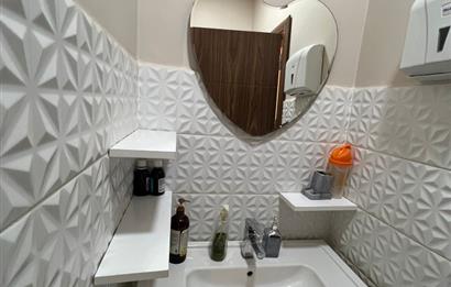 Kartal'da Eşyalı Kiralık Ofis Katı