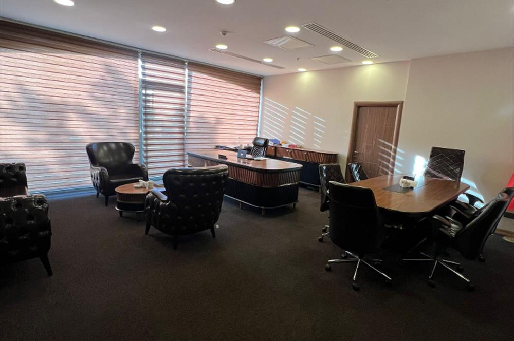 Kartal'da Eşyalı Kiralık Ofis Katı