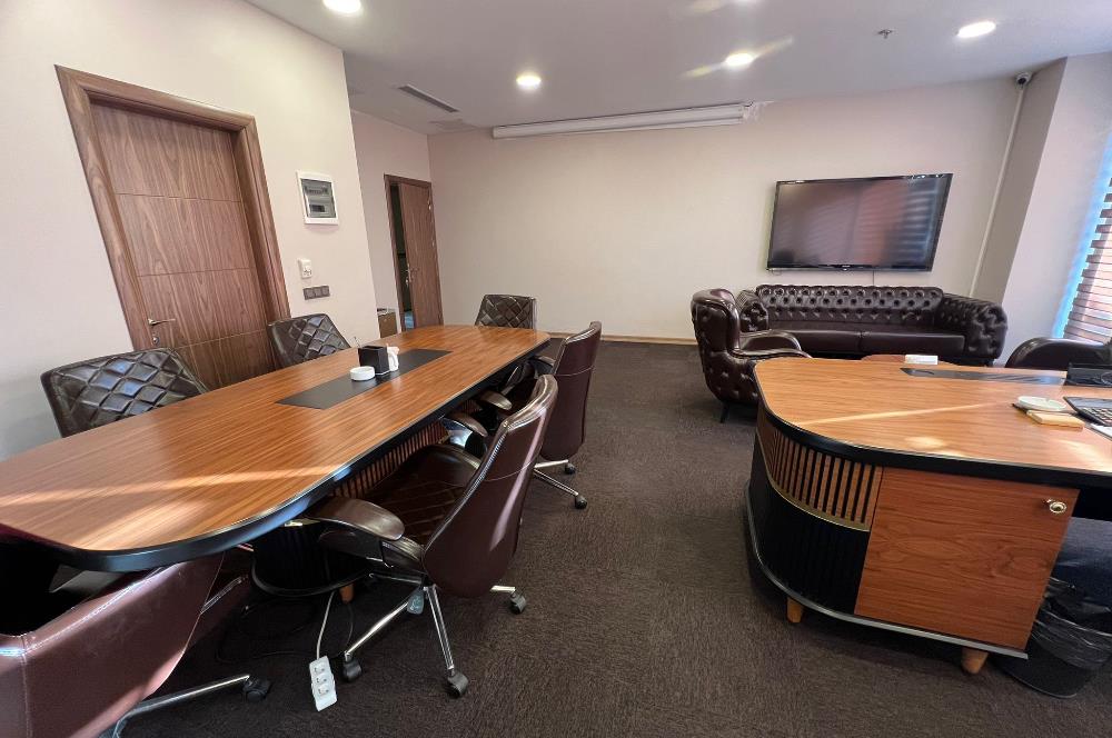 Kartal'da Eşyalı Kiralık Ofis Katı