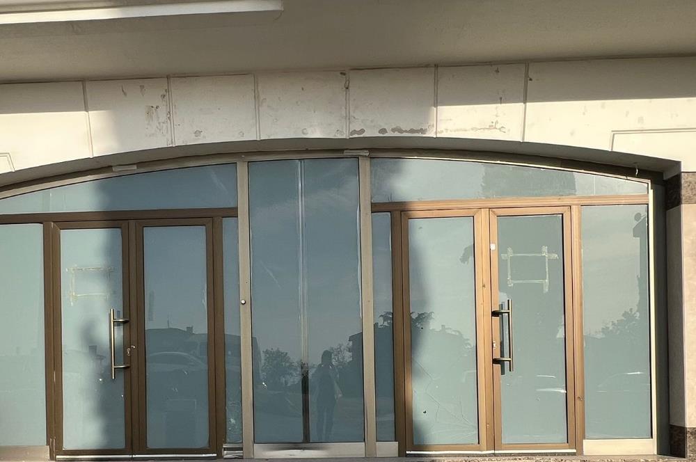 Kartal'da Eşyalı Kiralık Ofis Katı