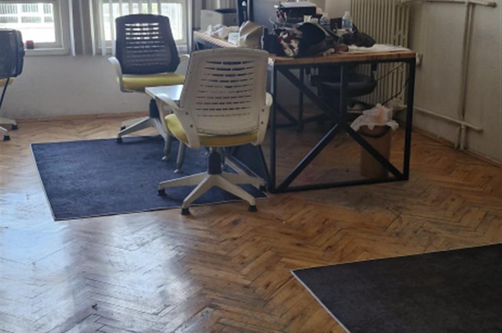 NECATİBEY HANIMELİ SOKAK'TA 1+1 SATILIK OFİS