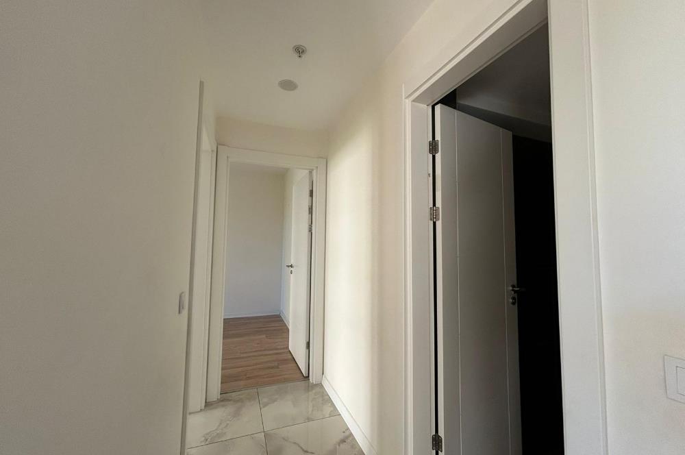 LA MARİN KARTALDA HAVUZ MANZARALI SATILIK KULLANIŞLI BOŞ 2+1 DA