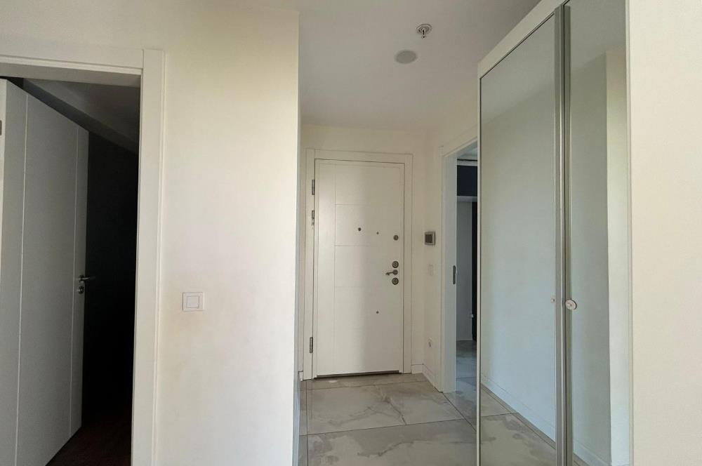 LA MARİN KARTALDA HAVUZ MANZARALI SATILIK KULLANIŞLI BOŞ 2+1 DA