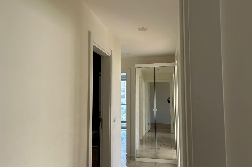 LA MARİN KARTALDA HAVUZ MANZARALI SATILIK KULLANIŞLI BOŞ 2+1 DA