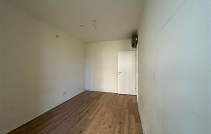 LA MARİN KARTALDA HAVUZ MANZARALI SATILIK KULLANIŞLI BOŞ 2+1 DA