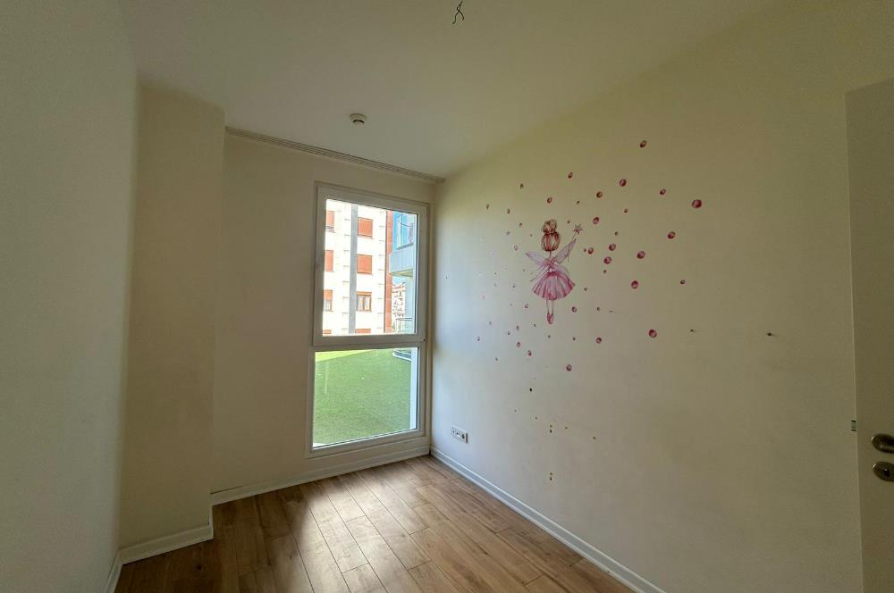 LA MARİN KARTALDA HAVUZ MANZARALI SATILIK KULLANIŞLI BOŞ 2+1 DA