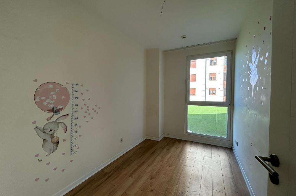 LA MARİN KARTALDA HAVUZ MANZARALI SATILIK KULLANIŞLI BOŞ 2+1 DA