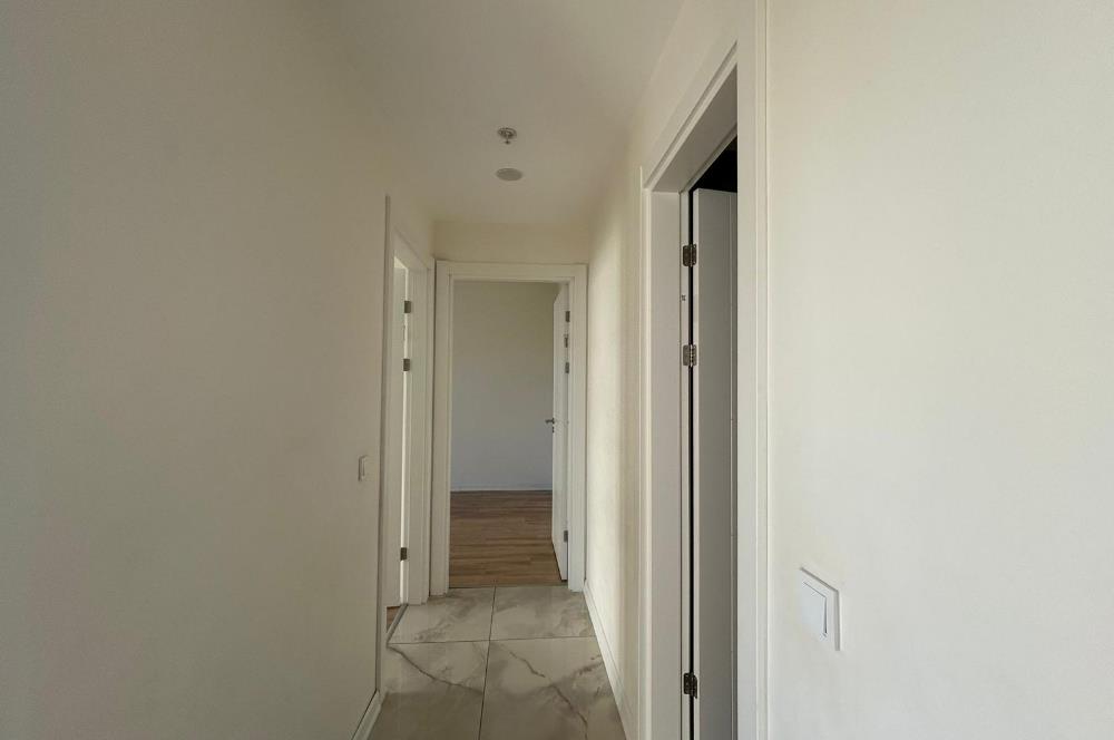 LA MARİN KARTALDA HAVUZ MANZARALI SATILIK KULLANIŞLI BOŞ 2+1 DA