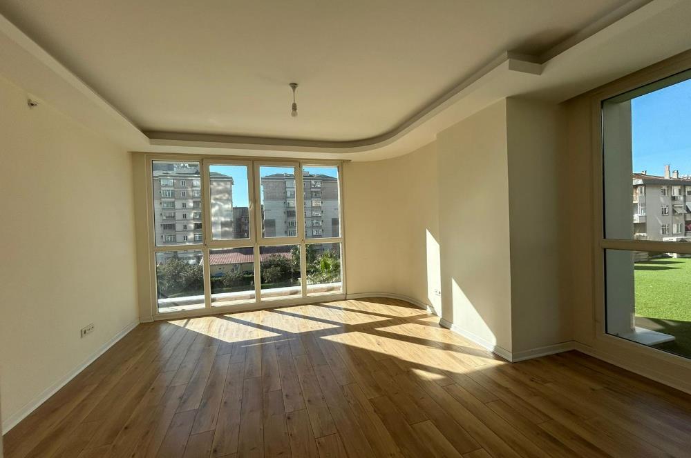 LA MARİN KARTALDA HAVUZ MANZARALI SATILIK KULLANIŞLI BOŞ 2+1 DA