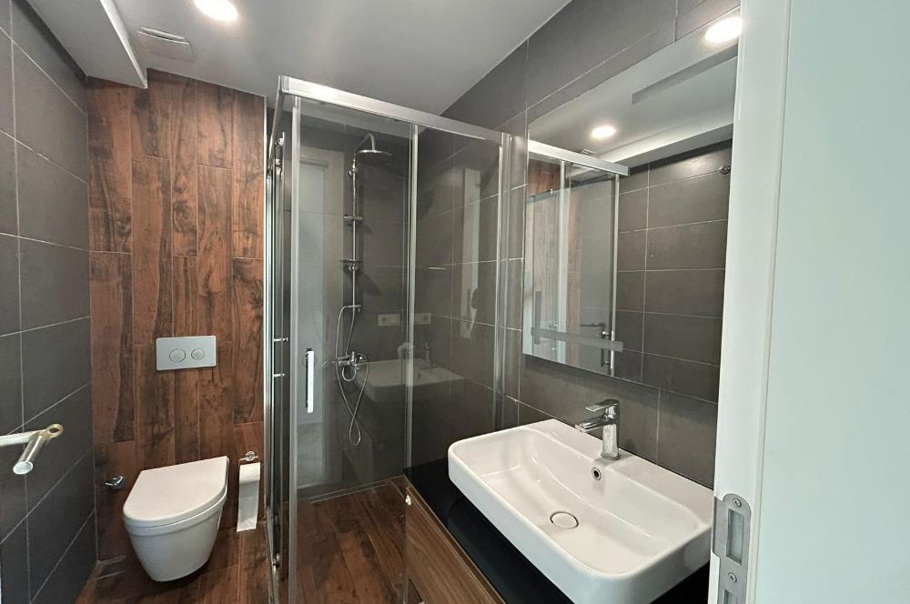 LA MARİN KARTALDA HAVUZ MANZARALI SATILIK KULLANIŞLI BOŞ 2+1 DA