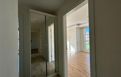 LA MARİN KARTALDA HAVUZ MANZARALI SATILIK KULLANIŞLI BOŞ 2+1 DA