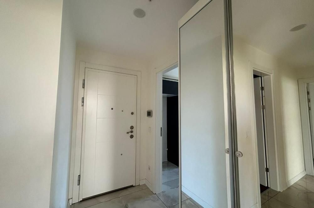 LA MARİN KARTALDA HAVUZ MANZARALI SATILIK KULLANIŞLI BOŞ 2+1 DA