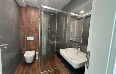 LA MARİN KARTALDA HAVUZ MANZARALI SATILIK KULLANIŞLI BOŞ 2+1 DA