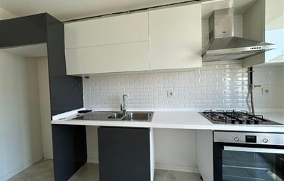 LA MARİN KARTALDA HAVUZ MANZARALI SATILIK KULLANIŞLI BOŞ 2+1 DA