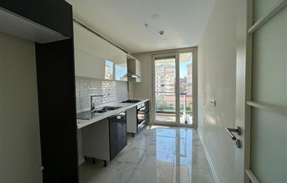 LA MARİN KARTALDA HAVUZ MANZARALI SATILIK KULLANIŞLI BOŞ 2+1 DA