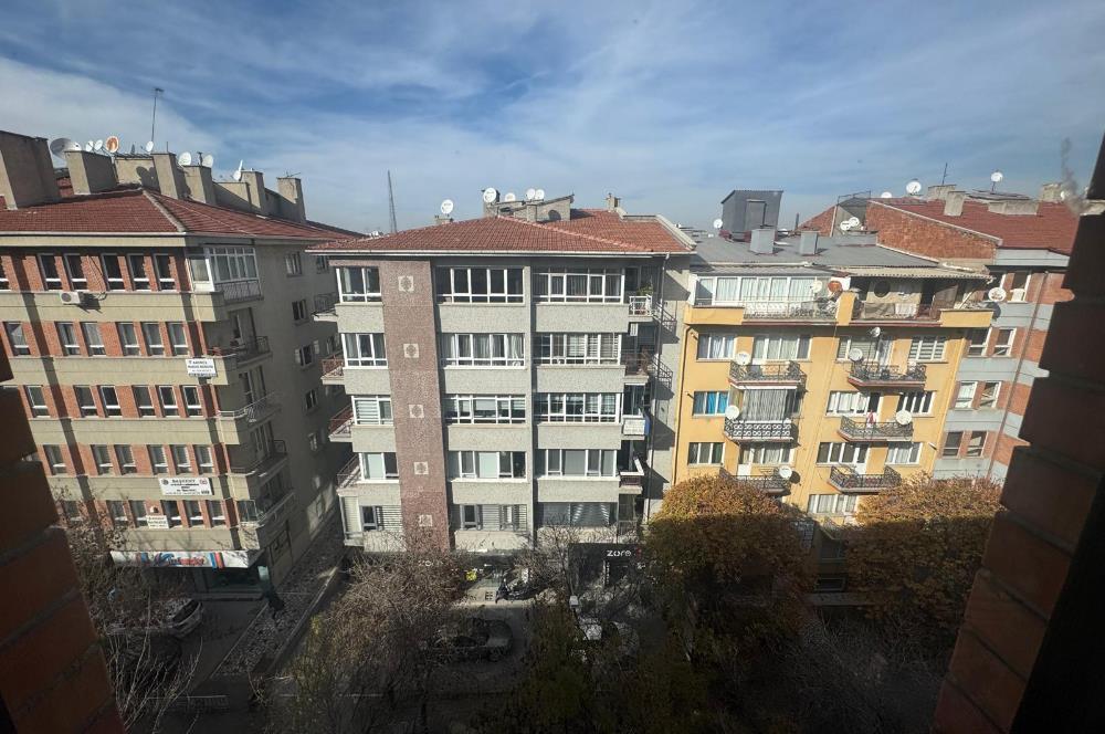 NECATİBEY HANIMELİ SOKAK'TA 1+1 SATILIK OFİS