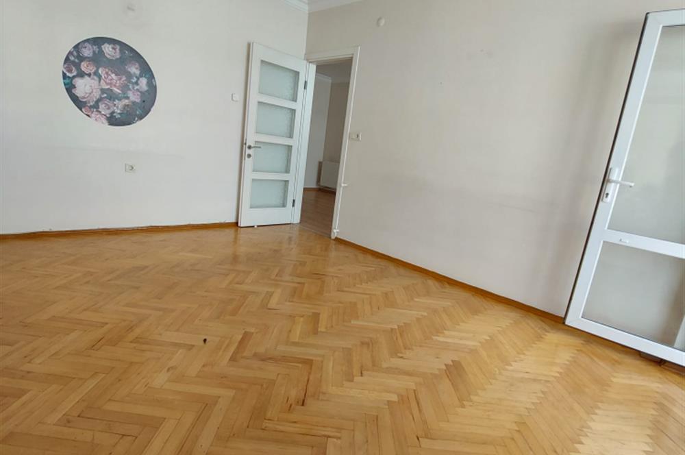 Hatay Metro Durağı Yakınında, Ferah ve Bakımlı 2+1 Kiralık Daire