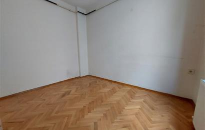 Hatay Metro Durağı Yakınında, Ferah ve Bakımlı 2+1 Kiralık Daire