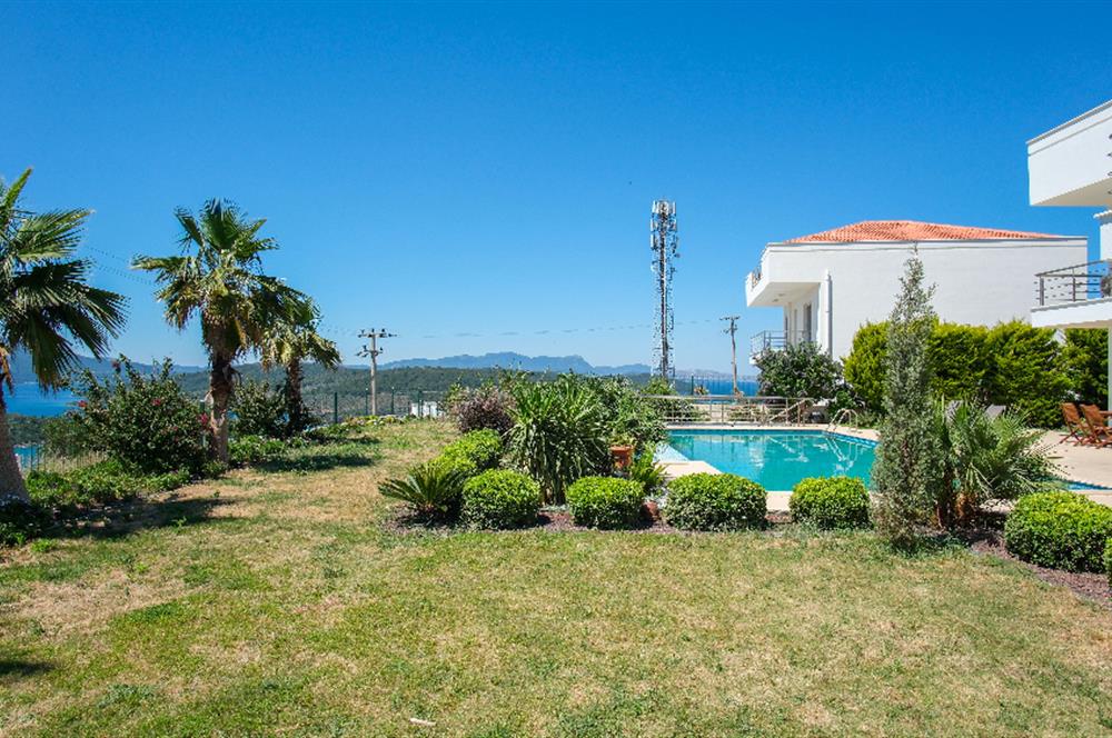 Adabükü Panoramik Deniz ve Koy Manzaralı Satılık Müstakil Villa