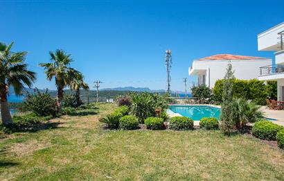 Adabükü Panoramik Deniz ve Koy Manzaralı Satılık Müstakil Villa