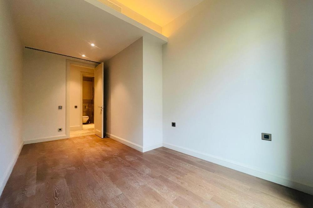 CENTURY 21'DEN NEVBAHAR KEMER EVLERİ KİRALIK 4+1 BAHÇE KATI