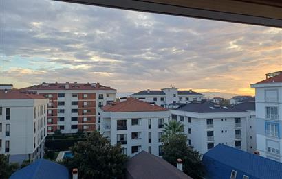 MARİNAYA KOMŞU SAHİLE YÜRÜME MESAFESİNDE GENİŞ TERASLI DUBLEKS