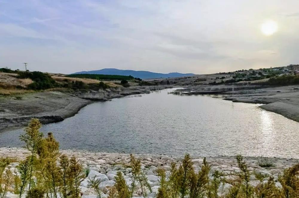 C21 LOCA'DAN SUSURLUK MURADİYE'DE BARAJ KENARI MANZARALI TARLA