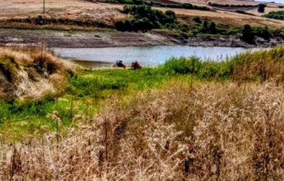 C21 LOCA'DAN SUSURLUK MURADİYE'DE BARAJ KENARI MANZARALI TARLA