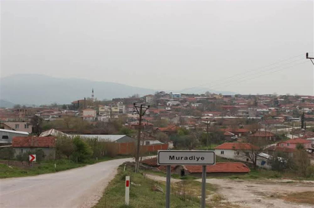 C21 LOCA'DAN SUSURLUK MURADİYE'DE BARAJ KENARI MANZARALI TARLA