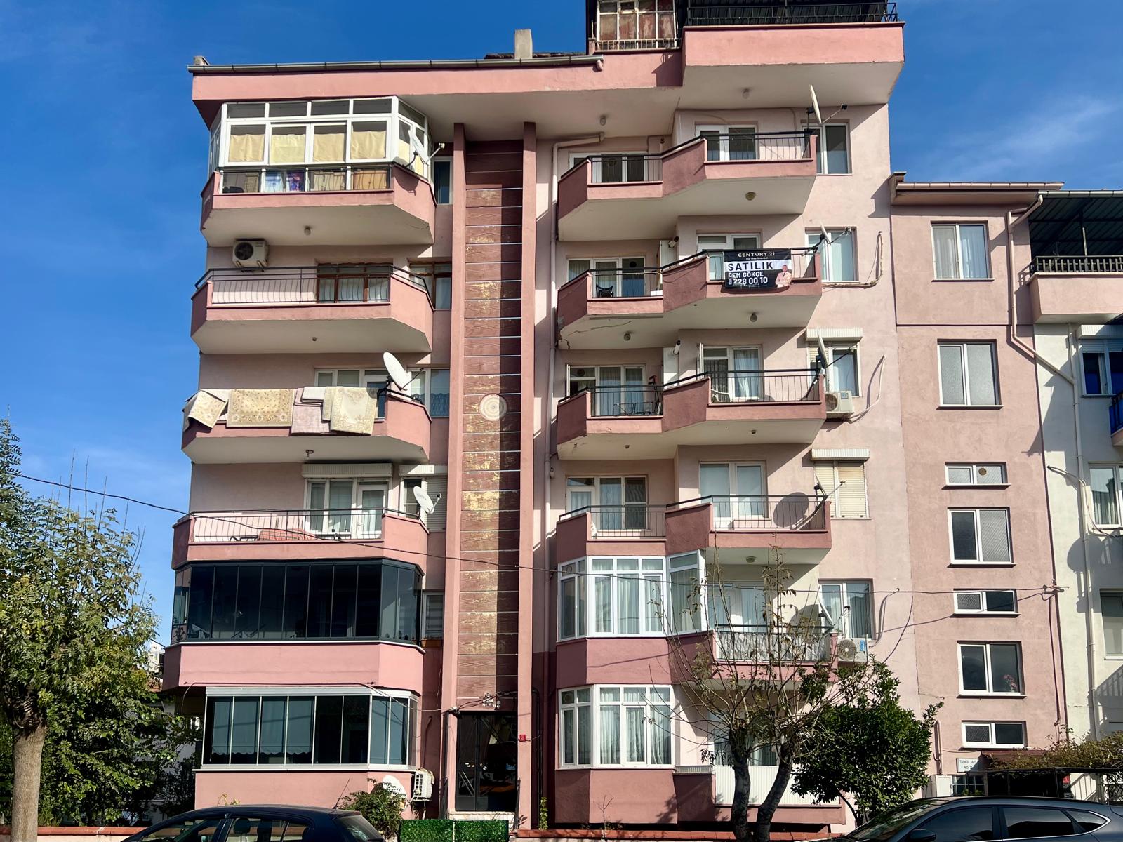 C21 BAL'DAN BAHÇELİEVLER MAH. TEKNİK LİSE CD. ÜZERİ 2+1 DAİRE