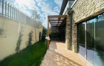CENTURY 21'DEN NEVBAHAR KEMER EVLERİ KİRALIK 4+1 BAHÇE KATI