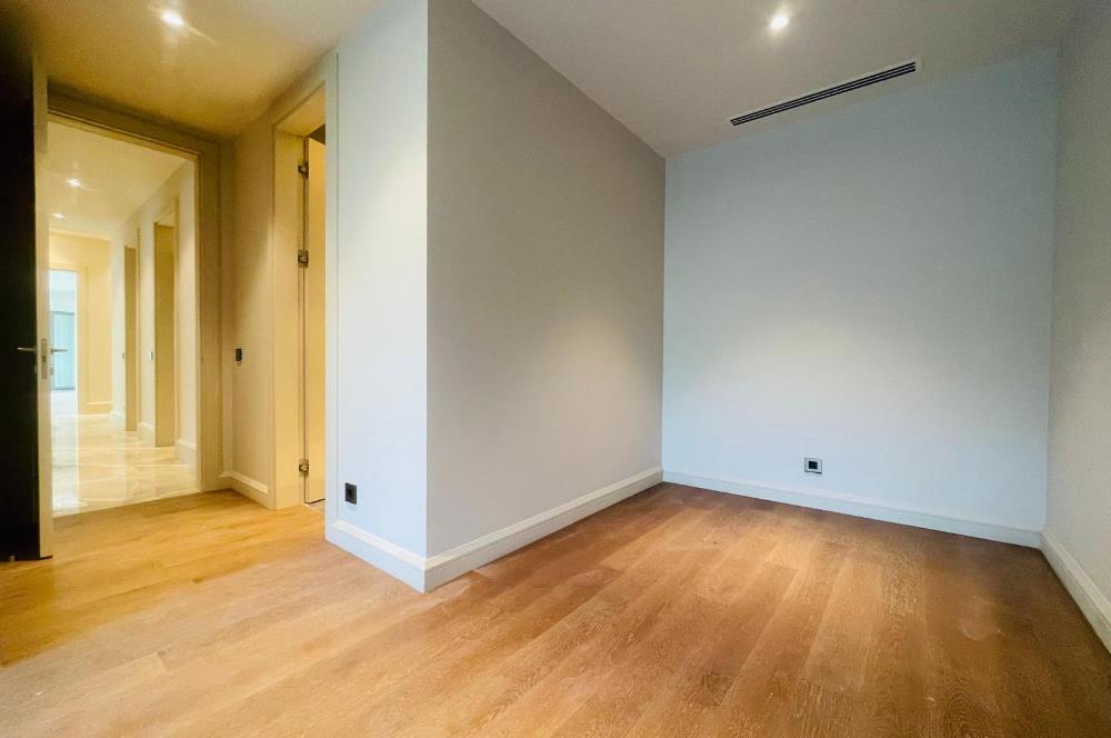 CENTURY 21'DEN NEVBAHAR KEMER EVLERİ KİRALIK 4+1 BAHÇE KATI